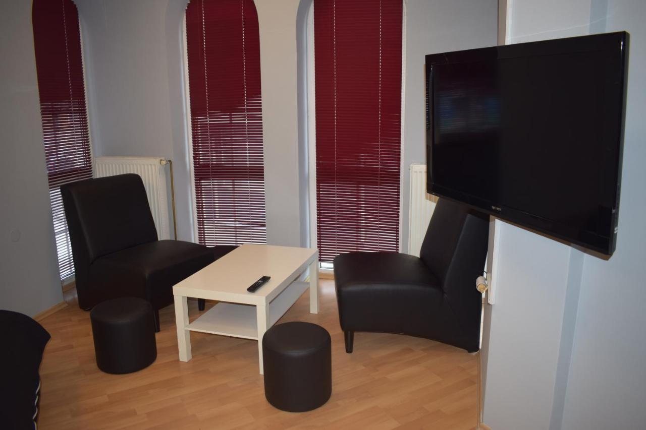 Klara'S Apartment Ниш Екстер'єр фото