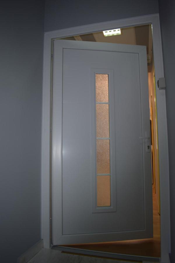 Klara'S Apartment Ниш Екстер'єр фото