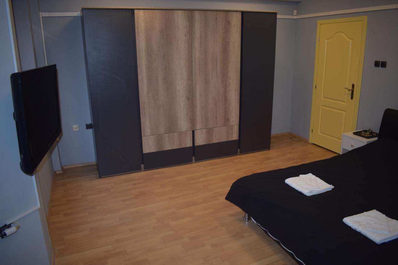 Klara'S Apartment Ниш Екстер'єр фото